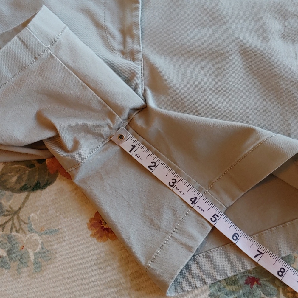 J. Crew 5" Khaki Cotton Stretch Chino Shorts in Women's Size 4 - Picture 9 of 17